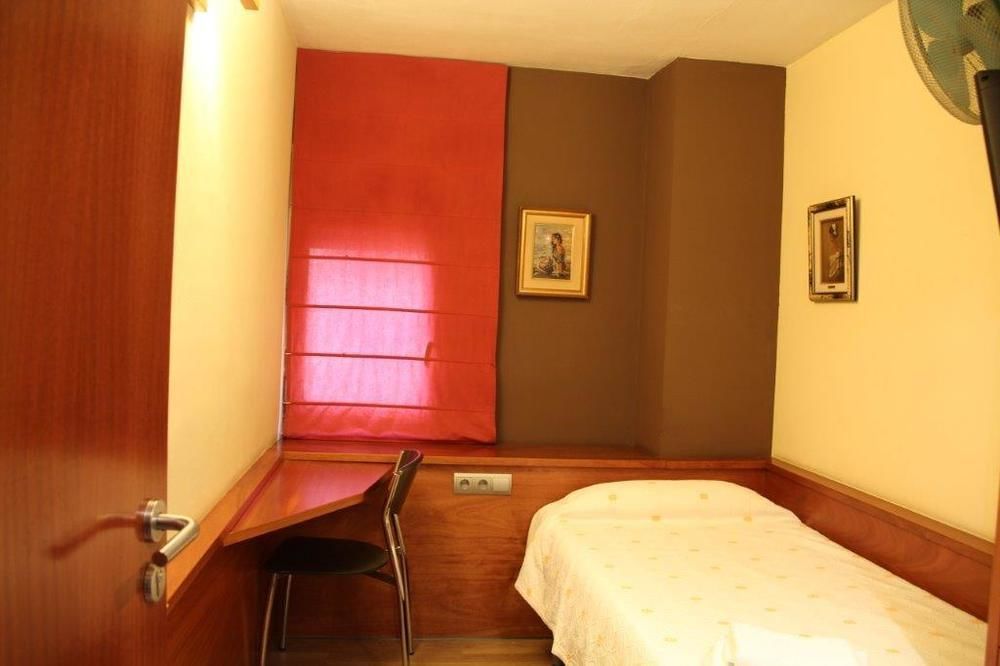 Hostal Fonda Galicia Cardedeu Exterior foto