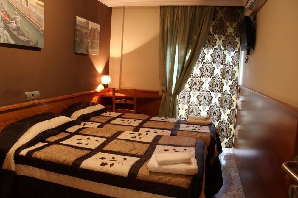 Hostal Fonda Galicia Cardedeu Exterior foto
