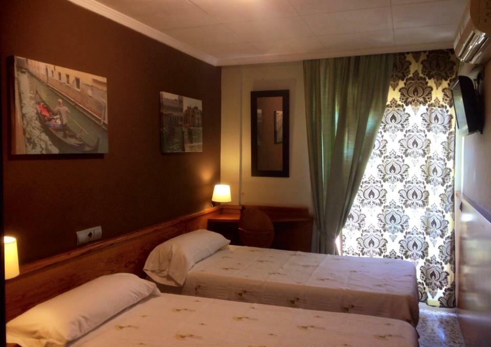 Hostal Fonda Galicia Cardedeu Exterior foto
