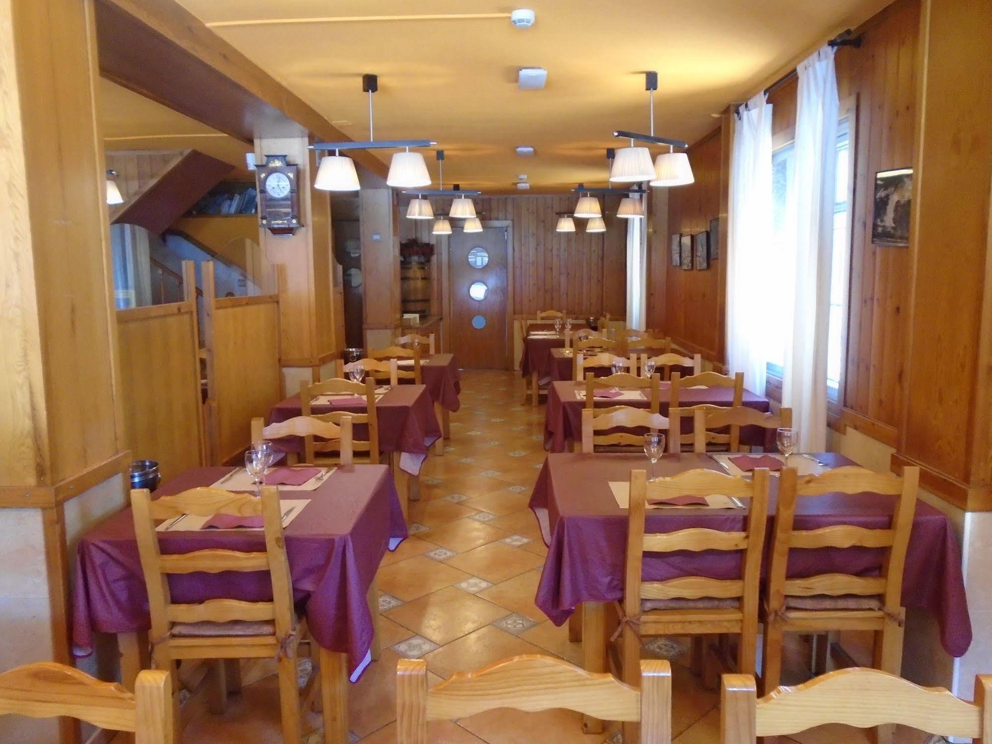 Hostal Fonda Galicia Cardedeu Exterior foto