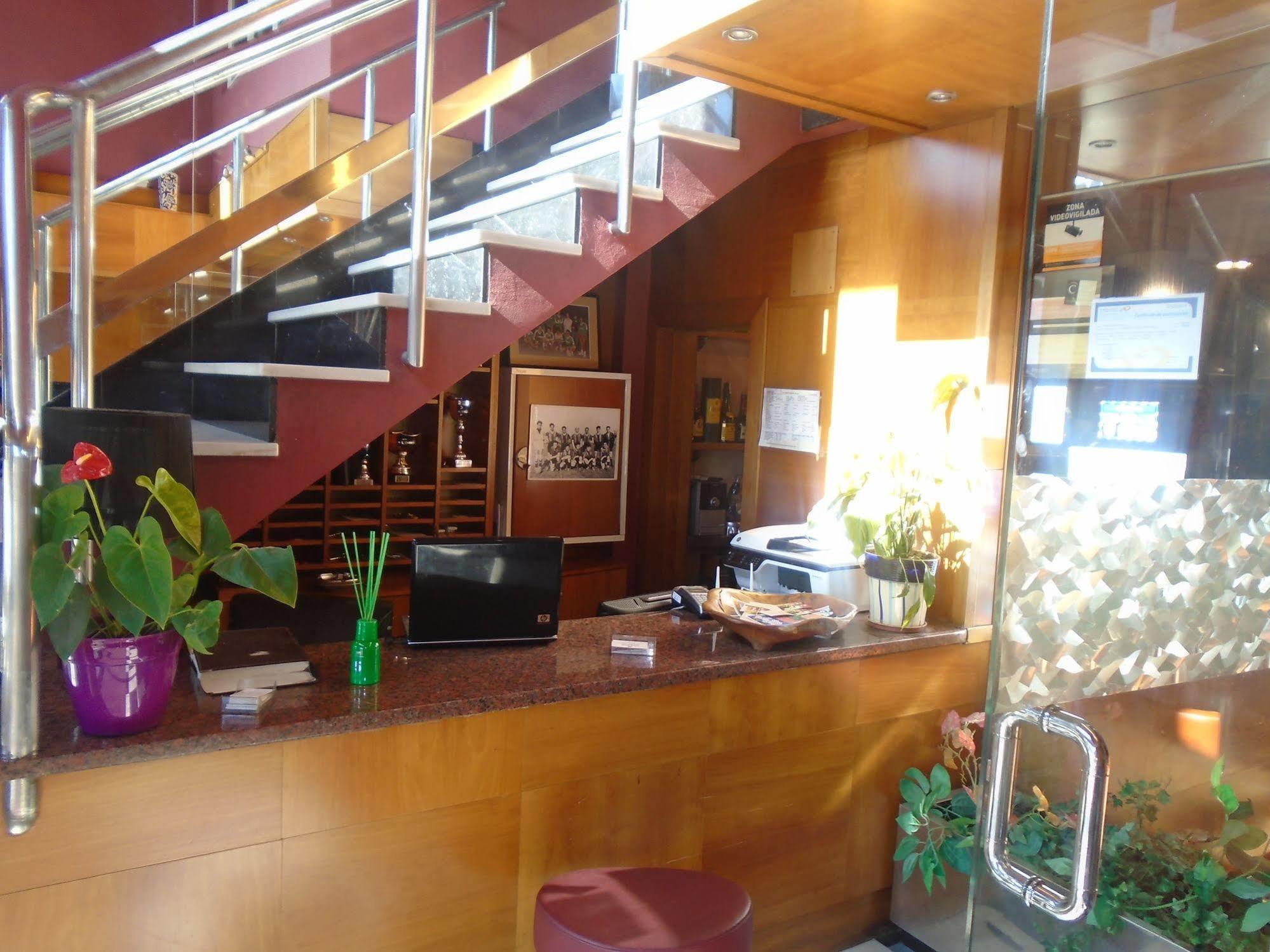Hostal Fonda Galicia Cardedeu Exterior foto